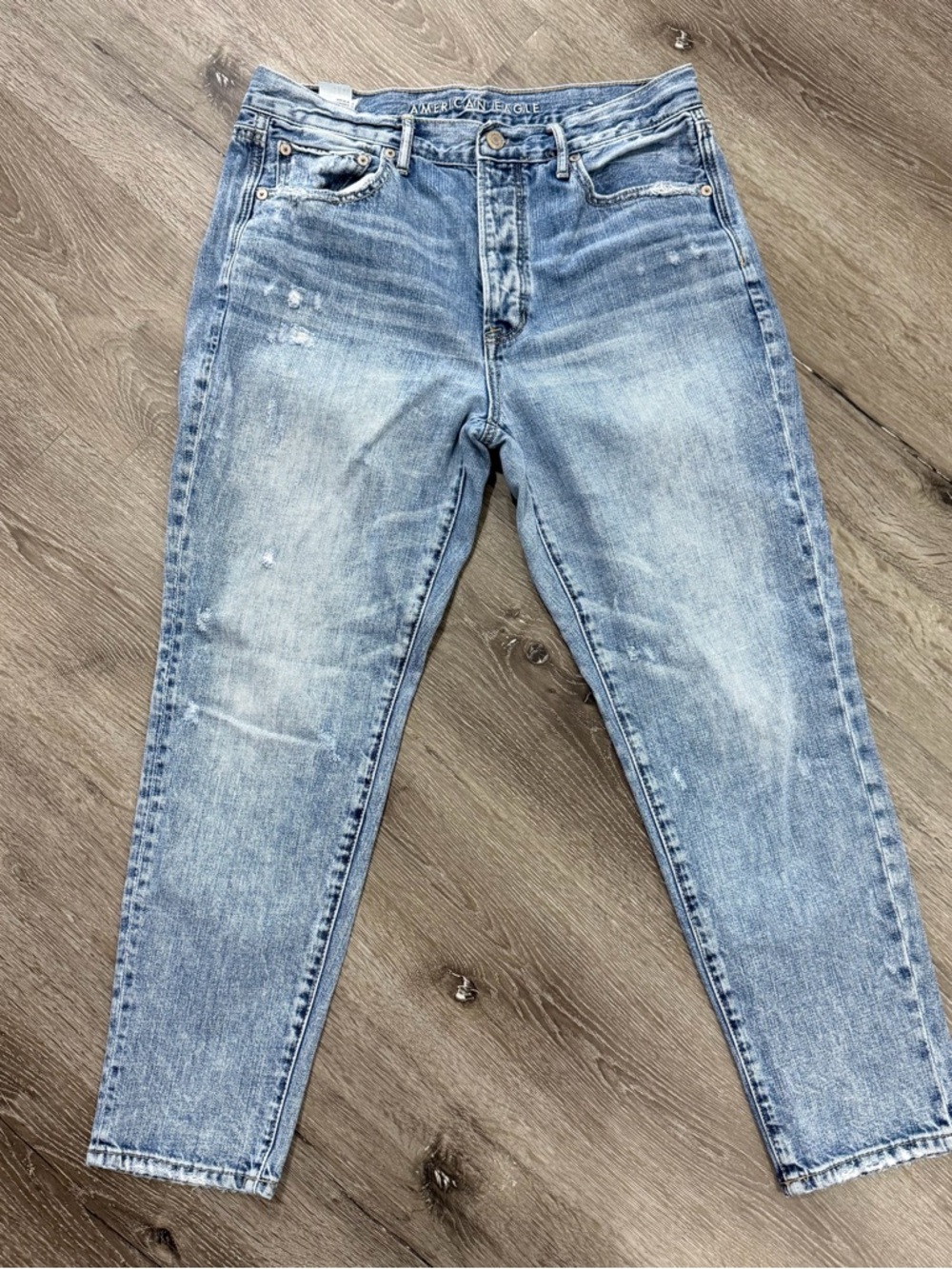 AE high rise girlfriend size 8 xshort